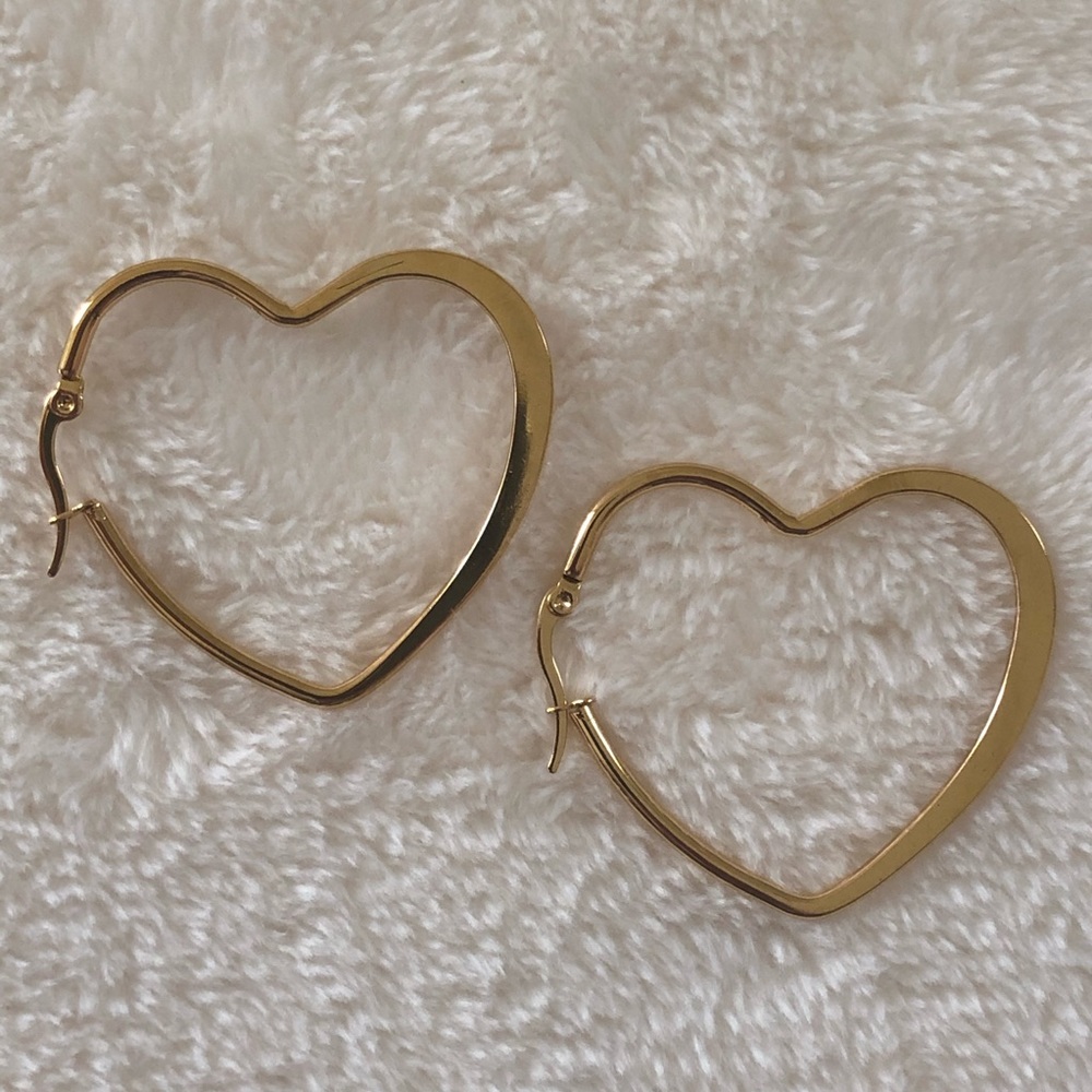 Gold heart hoop earrings
